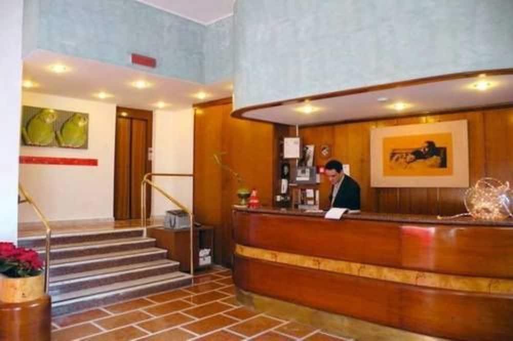 Hotel Virgilio - Milan — Fotos 1
